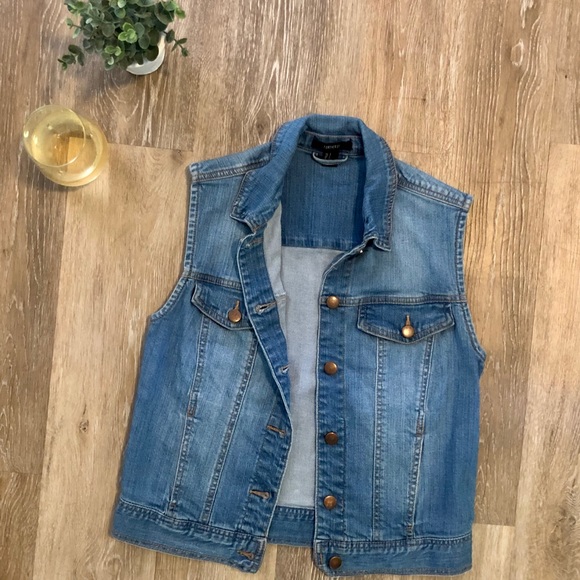 🔹Denim Vest🔹 - Picture 3 of 3